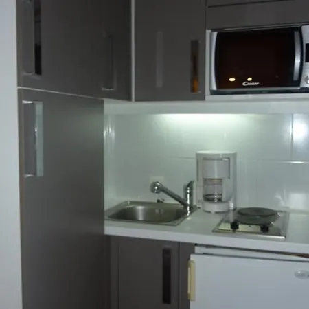Apartment Moderne Climatise Pour 2 Avec Piscine Au Centre Du Cap D'agde - Fr-1-723-66 *