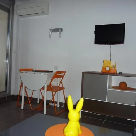 Moderne Climatise Pour 2 Avec Piscine Au Centre Du Cap D'agde - Fr-1-723-66
